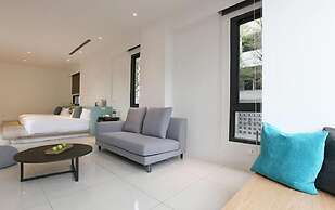 Lovely Pond Hostel