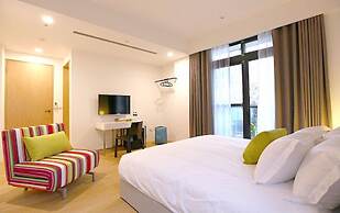 Lovely Pond Hostel