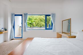 White Lighthouse B&B