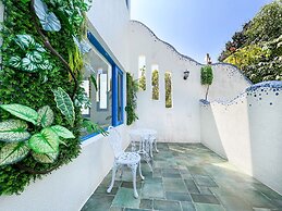 White Lighthouse B&B