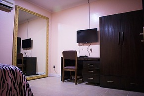 Sugarland Apartments VI