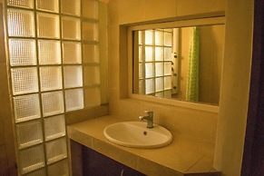 Sugarland Apartments VI