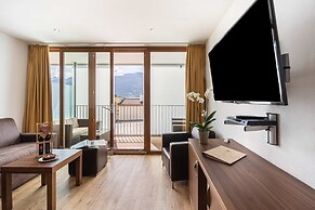 Emma Apartments