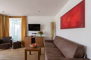 Emma Apartments
