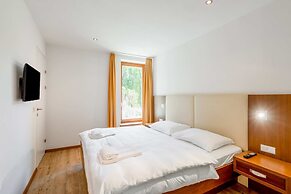 Emma Apartments