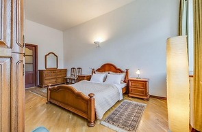 Ludwig Apartments on Nevsky 79