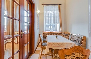 Ludwig Apartments on Nevsky 79