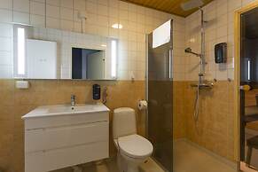 Golden Circle Suites