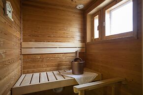 Golden Circle Suites