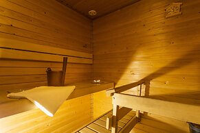 Golden Circle Suites