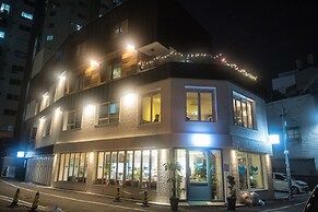 BLUEHUM Guesthouse - Hostel