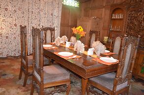 New Alexandra Houseboats