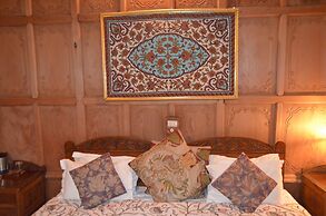 New Alexandra Houseboats