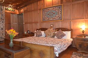 New Alexandra Houseboats