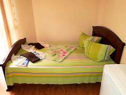 Oganes Guesthouse