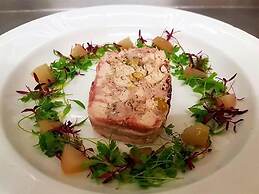 Peak Weavers Rooms & Restaurant