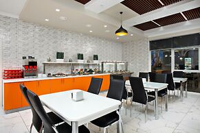 Undersun Vityazevo Hotel