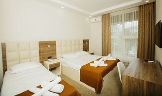 City Hotel