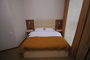City Hotel