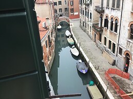 Venice Cae Dea Lana