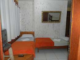 Pousada Halliny do Rosa