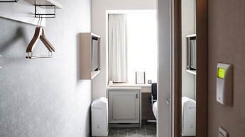 Vessel Inn Sakae Station