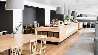 Vessel Inn Sakae Station