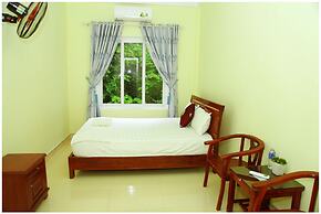 Hoan Chau Homestay - Hostel