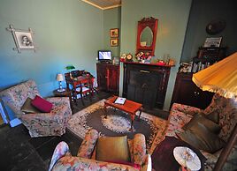 Emma Tiver Heritage Cottage