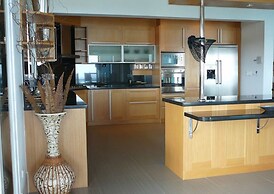 5 Bedroom Seaview Villa Tongson Bay