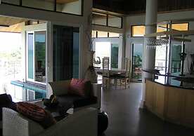 5 Bedroom Seaview Villa Tongson Bay