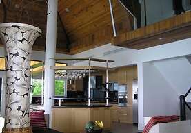 5 Bedroom Seaview Villa Tongson Bay