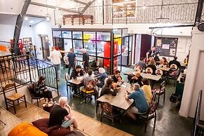 Cinema Hostel Jerusalem