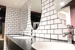 Cinema Hostel Jerusalem