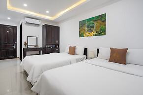 Phuong Dong Hotel & Apartment