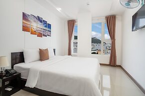 Phuong Dong Hotel & Apartment