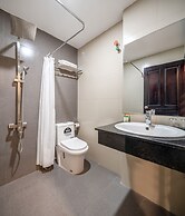 Phuong Dong Hotel & Apartment