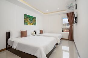 Phuong Dong Hotel & Apartment