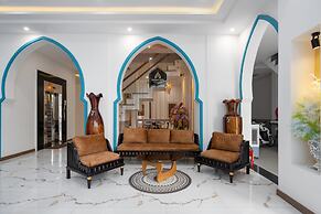 Phuong Dong Hotel & Apartment