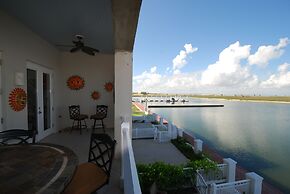 Kokopelli - Bay Front / Marina Front 3 Bedroom Townhouse by RedAwning