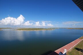 Kokopelli - Bay Front / Marina Front 3 Bedroom Townhouse by RedAwning