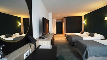 Hotel Diplomat