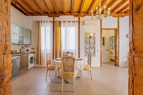 Oriente Palace Apartments