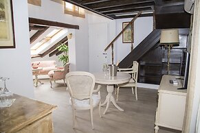 Oriente Palace Apartments