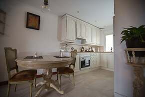 Oriente Palace Apartments