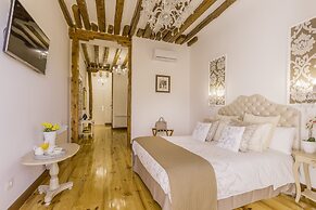 Oriente Palace Apartments