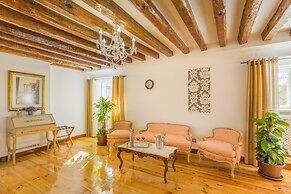 Oriente Palace Apartments