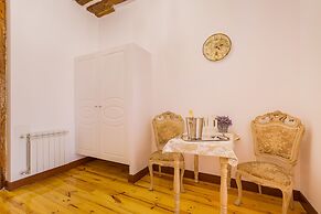 Oriente Palace Apartments