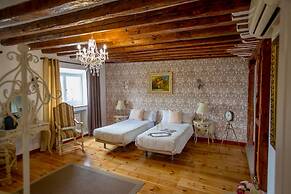 Oriente Palace Apartments