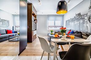 Business Center Phoenix Apartments